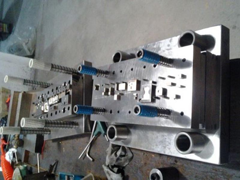 和硕模具制造-12