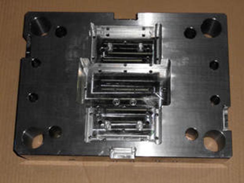 和硕精密塑料模-06